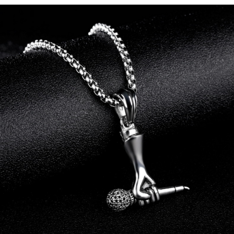 Moda Mikrofon Kolye – Rock & Hip Hop Tarzı